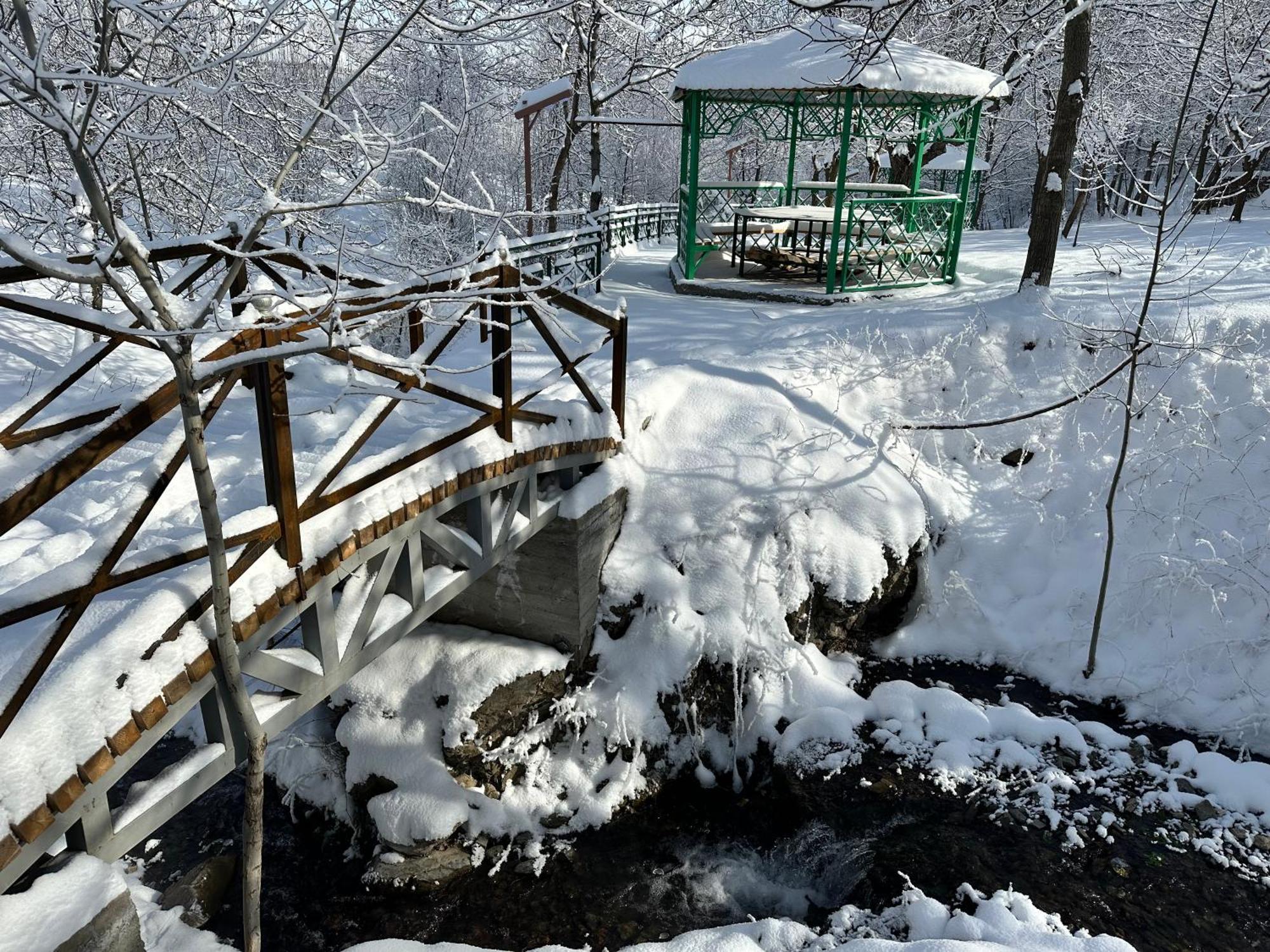 Hayat Guesthouse Nuratau Mountains Yukary-Ukhum Exterior foto